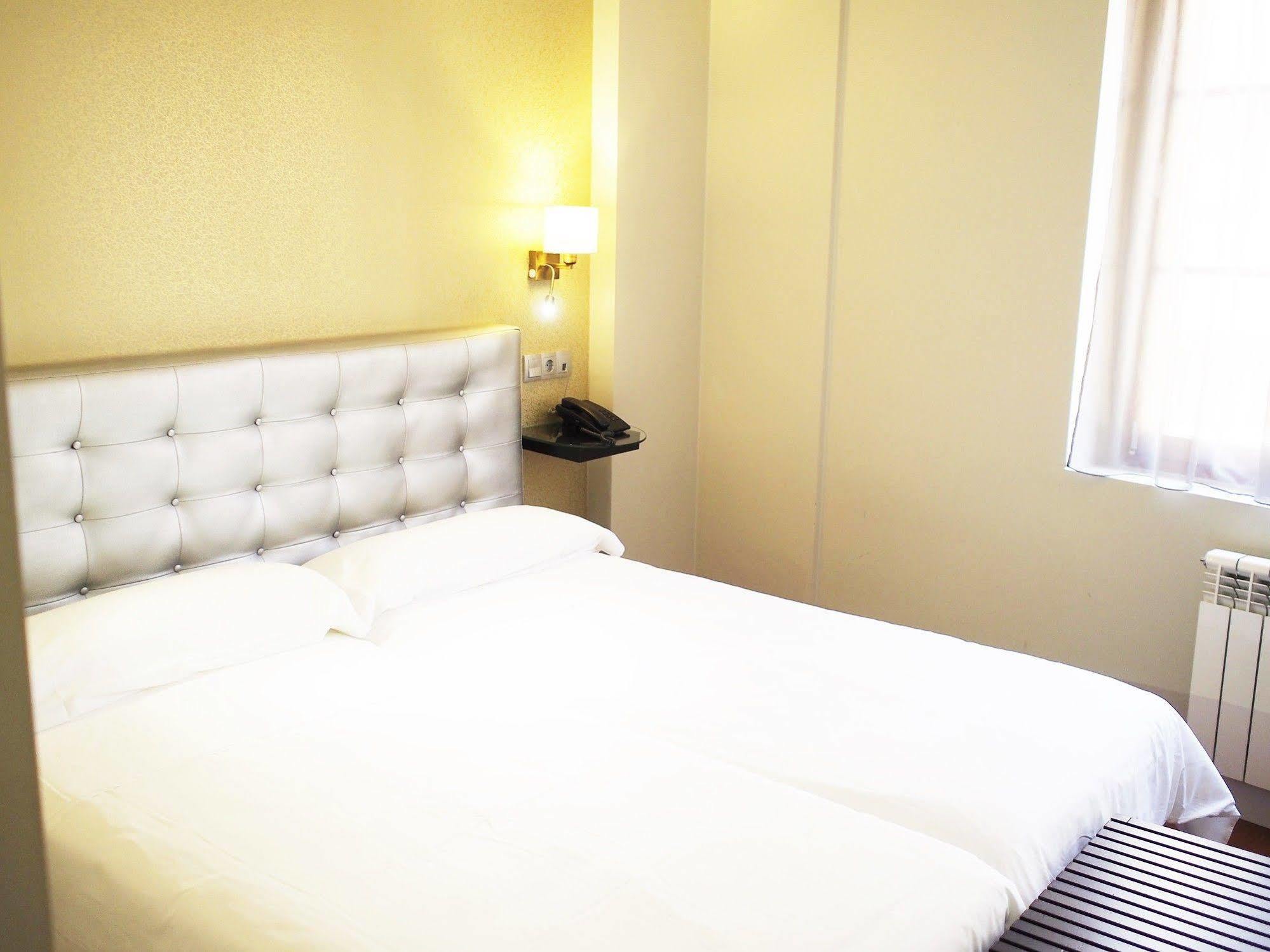 Hotel Rosal Oviedo Luaran gambar