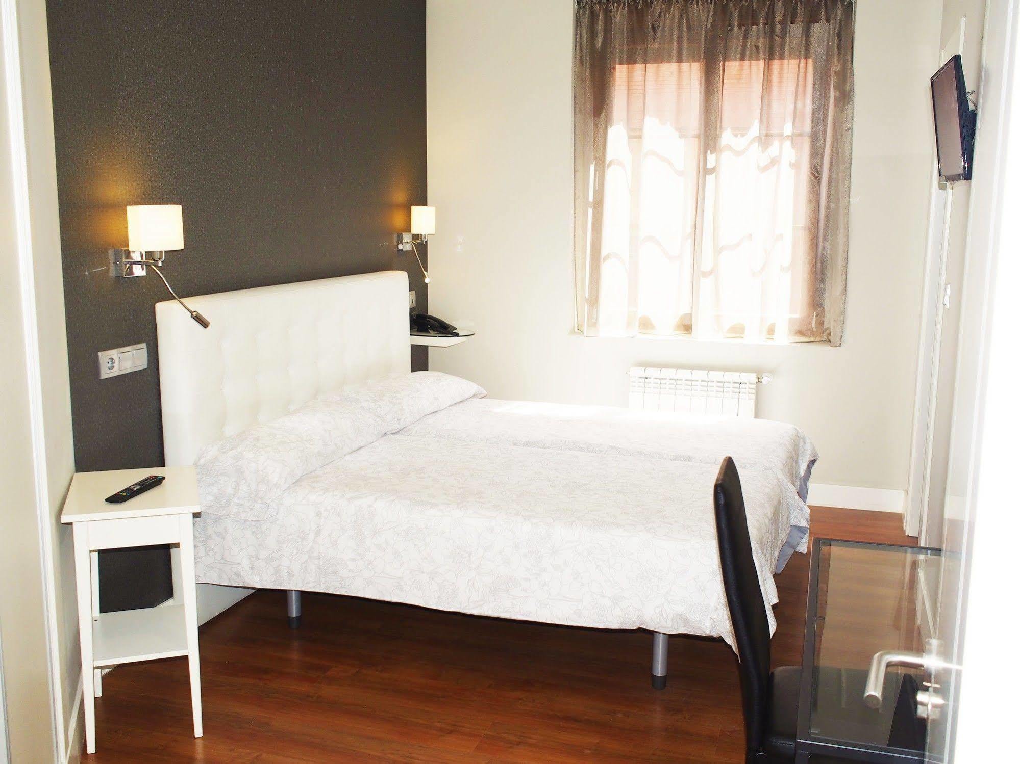 Hotel Rosal Oviedo Luaran gambar