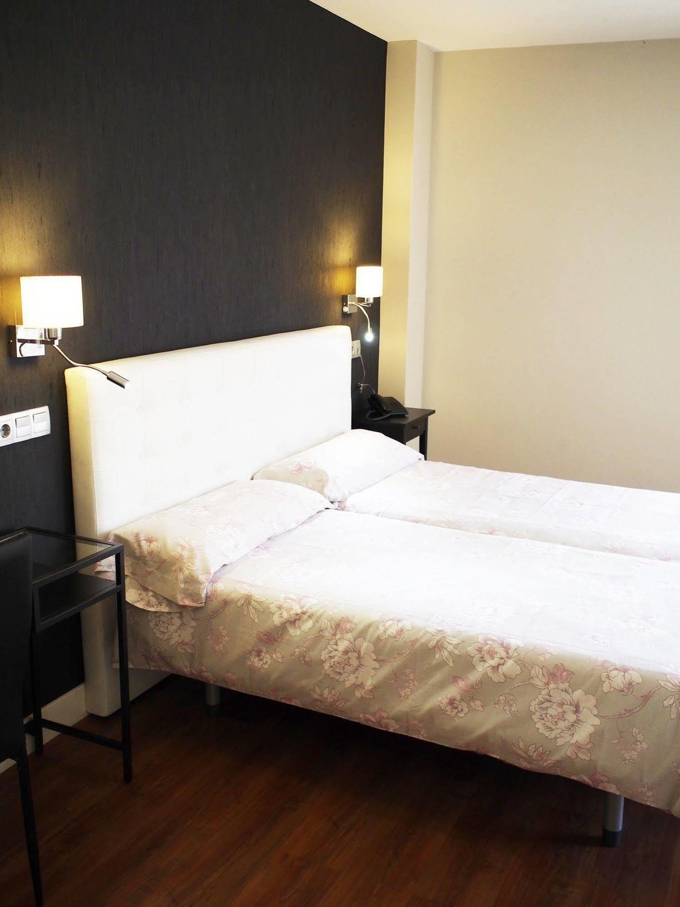 Hotel Rosal Oviedo Luaran gambar